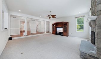 17 WATERTON Dr, Bear, DE 19701