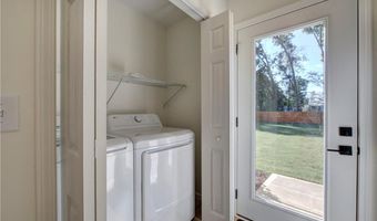 121 S Railroad St, Adairsville, GA 30103