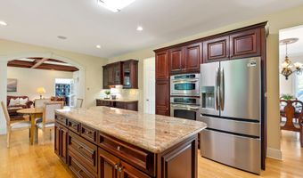 64 Warren Gln, Burlington, CT 06013