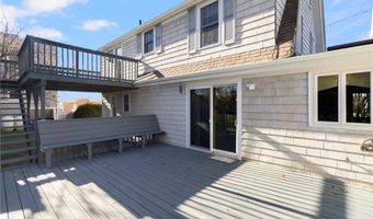 120 Chestnut Ave, Narragansett, RI 02882