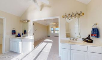 11 Drake Dr, Bayville, NJ 08721