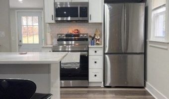 14 Cross St, Andover, NJ 07801