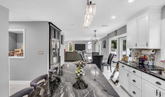 20 Regency Way, Manalapan, NJ 07726