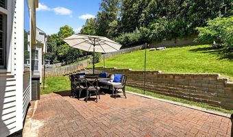 1316 Red Oak Plantation Dr, Ballwin, MO 63021