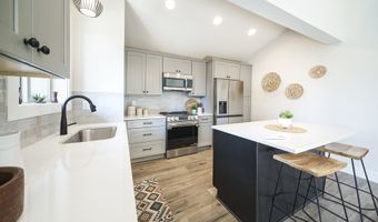 12270 Meadowlawn Dr, Oregon City, OR 97045