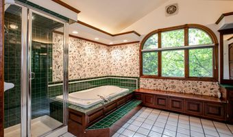 75 Lakeview Dr, Allentown, NJ 08501