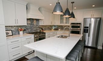 18 Sylvan Ter, Newport, RI 02840