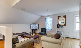 23 Stockholm St 2, Newport, RI 02840