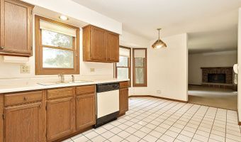 1003 White Pine Dr, Antioch, IL 60002