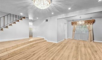 1341 S Pembrooke Ln, Anaheim, CA 92804