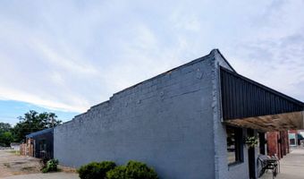 110 E 4th St, Appleton City, MO 64724