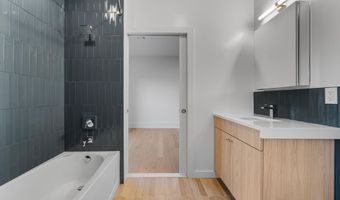 525 AVENUE E 3, Bayonne, NJ 07002