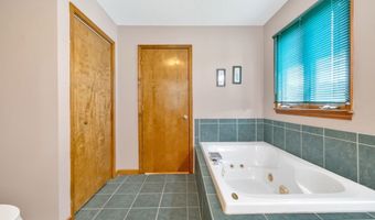 952 Three Rod Rd, Alden, NY 14004