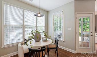 2100 Sablewood Dr, Charlotte, NC 28205