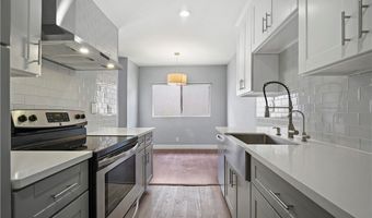 5414 Newcastle Ave 66, Encino, CA 91316