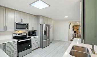 8219 Bishops Ln, Indianapolis, IN 46217