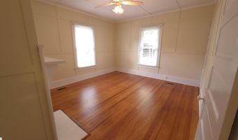 102 Wardlaw St, Abbeville, SC 29620