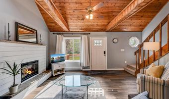 227 Valley View Dr, Albrightsville, PA 18210