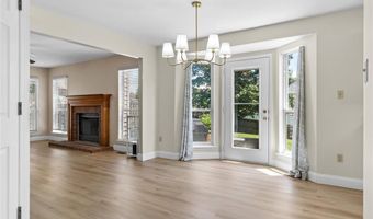 1114 Arbor Spring Ct, Ballwin, MO 63021