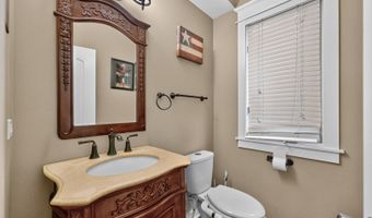 108 N Main St, Algonquin, IL 60102