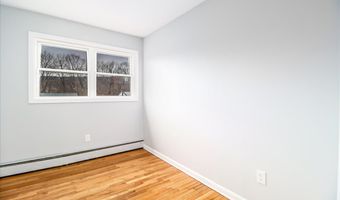 32 Pleasant St, Bethel, CT 06801