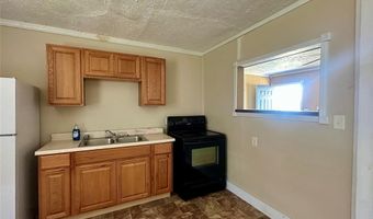1137 E Chestnut St, Altus, OK 73521