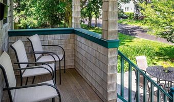 21 Annandale Ter, Newport, RI 02840