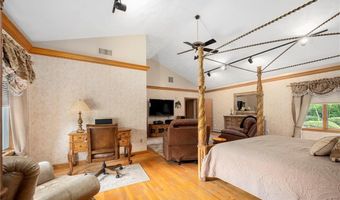 633 Chestnut Hill Rd, Glocester, RI 02814