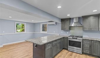 5 Lea Dr, Bristol, RI 02809