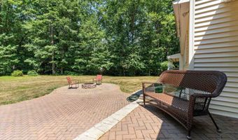 29 Maple Dr, Bedford, NH 03110