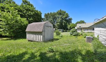 827 S Griffith Ave, Aurora, MO 65605