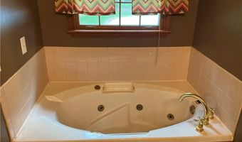 455 Forest Ave SE, Baxley, GA 31513