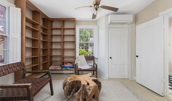 24 Barney St, Newport, RI 02840