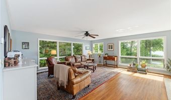 106 Lauri Dr, Charlestown, RI 02813