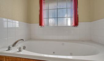 3224 Peacock Ln, Altus, OK 73521