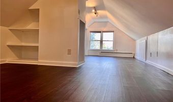 826 Oldfield Rd 2nd Fl+3rd Fl, Fairfield, CT 06824