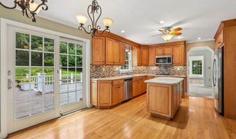 10 Terra Glen Rd, Danbury, CT 06811