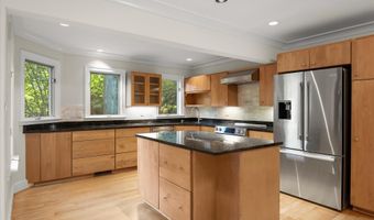 5104 SCARSDALE Rd, Bethesda, MD 20816