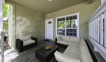 906 Mary Jane Ave, Ashland, OR 97520
