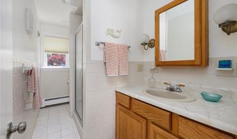 106 N River Dr, Narragansett, RI 02882
