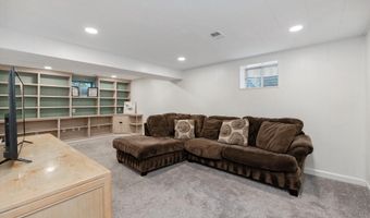 7810 HAYFIELD Rd, Alexandria, VA 22315