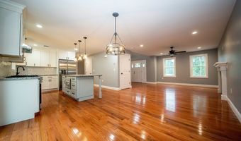 2 Bc Ln, Berkley, MA 02779