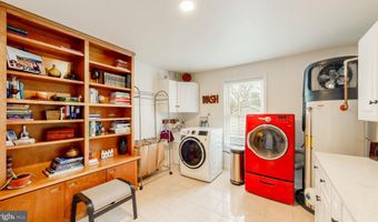 303 S BEDFORD St, Georgetown, DE 19947