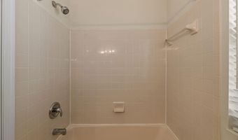 1817 N QUEENS Ln 2-161, Arlington, VA 22201