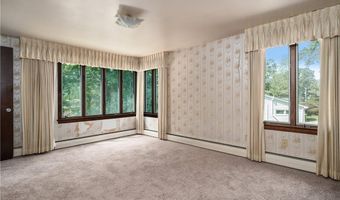 1 Rocky Crest Rd, Cumberland, RI 02864