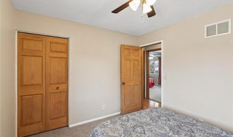 15716 Hayes Trl, Apple Valley, MN 55124