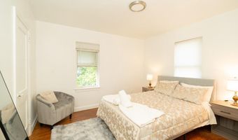 1037 16TH St S, Arlington, VA 22202