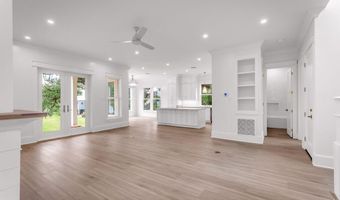 642 N Beach Blvd, Bay St. Louis, MS 39520