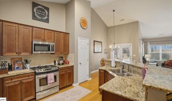 191 Gossamer Dr, Boiling Springs, SC 29316