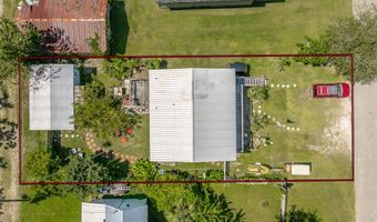 66 8th St, Apalachicola, FL 32320